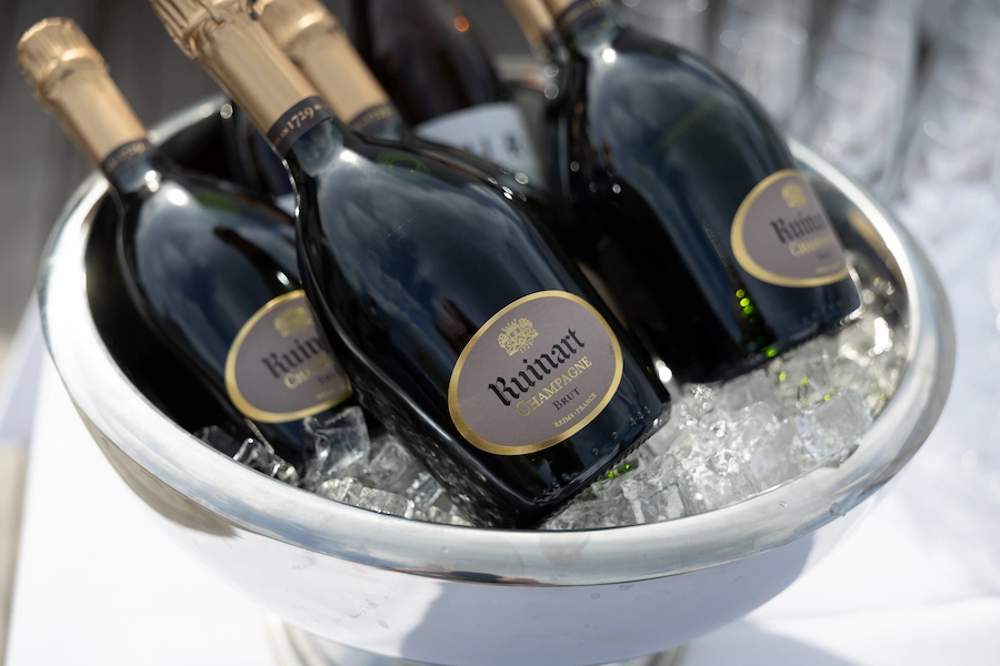 Champagne på køl ved fest og event